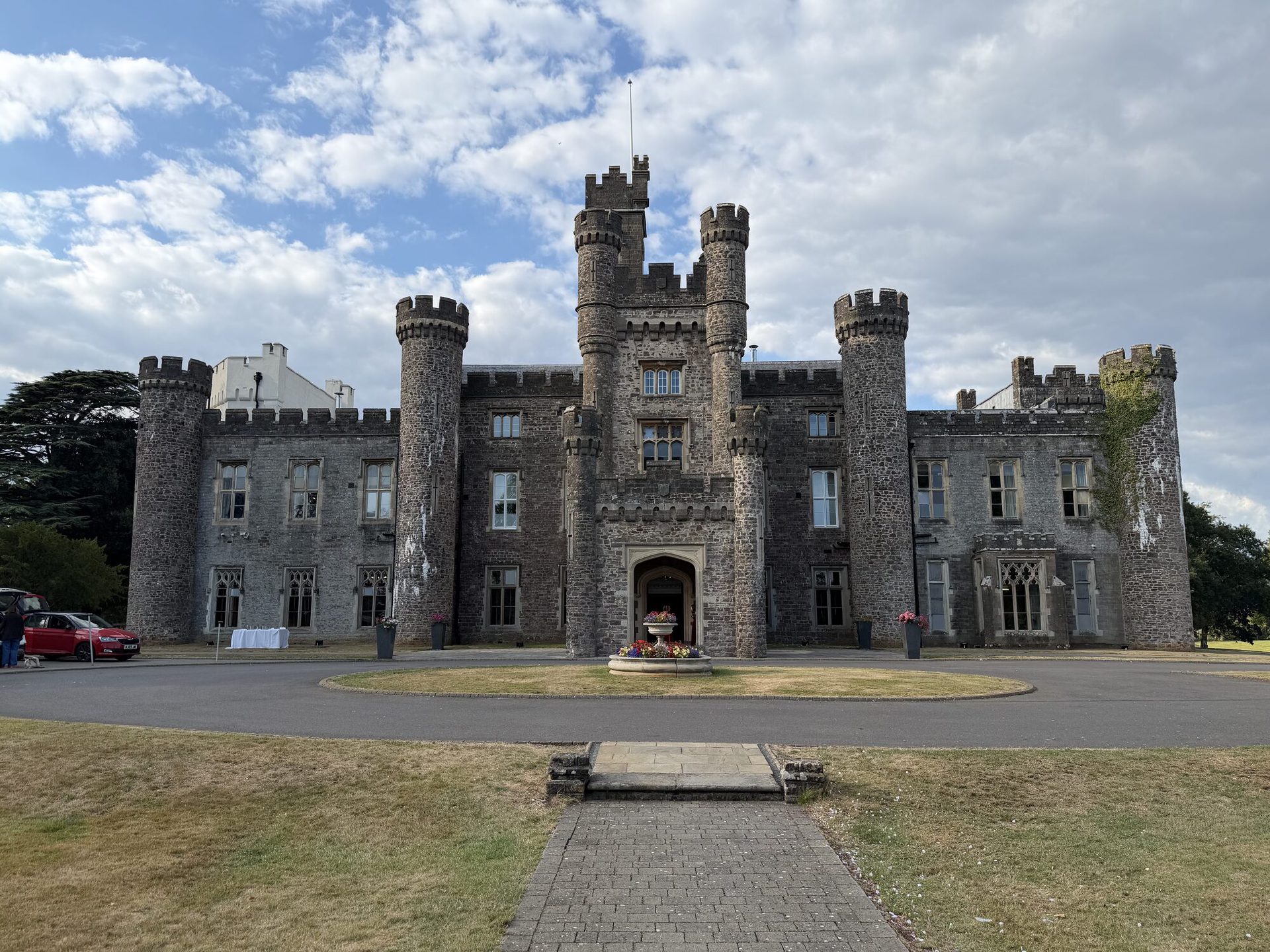 A 3pm Ceremony at Hensol Castle